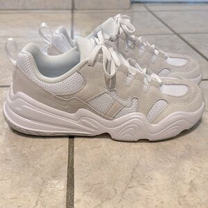 Nike Tech Hera white sneaker